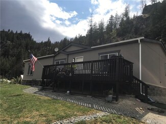 54 Golf Course Dr, Pateros, WA 98846