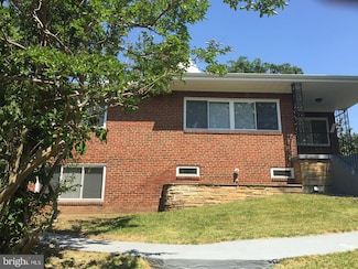 5806 Black Hawk Dr, Oxon Hill, MD 20745