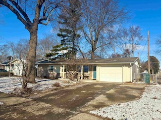 2108 W Sherman Dr, Muncie, IN 47304