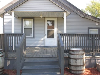 604 E 2nd St, Oakley, KS 67748