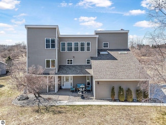 9767 Londolyn Bluff, Traverse City, MI 49686