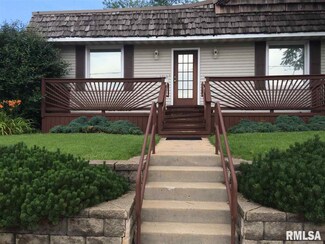 2719 NE Adams St, Peoria, IL 61603