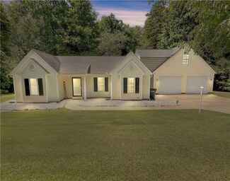322 Arphenia Dr, West Union, SC 29696