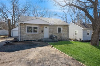 1525 63rd St, Des Moines, IA 50311