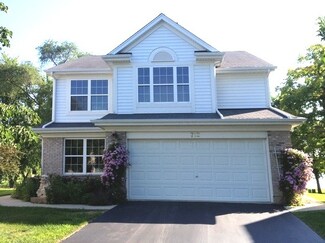 712 E Bayou Ct, Fox Lake, IL 60020