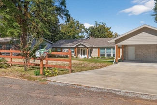 218 Lighthouse Dr N, Hemphill, TX 75948