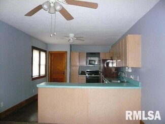 3141 Telegraph Rd, Davenport, IA 52804