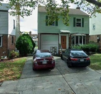 8033 248th St, Bellerose, NY 11426