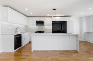 1 Bay Club Dr Unit 21X, Bayside, NY 11360
