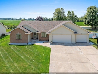 220 Cornellius Martin Ct, de Pere, WI 54115