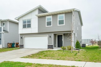 1007 NE 16th St, Grimes, IA 50111