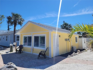 12217 Sunshine Ln, Treasure Island, FL 33706