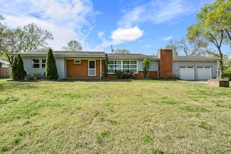 2216 E Bancroft St, Springfield, MO 65804