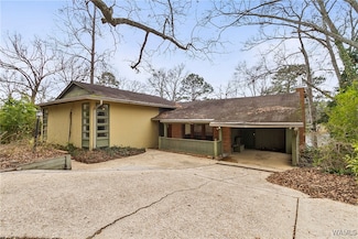 4702 Northwood Lake Dr E, Northport, AL 35473