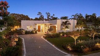 2711 Blossom Dr, Sarasota, FL 34239