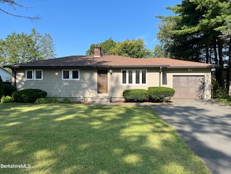 76 Alfred Dr, Pittsfield, MA 01201