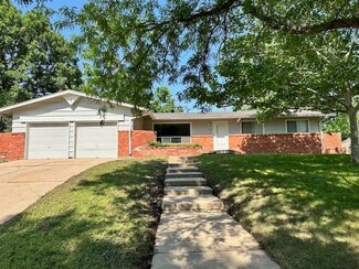 7426 W Warren St, Wichita, KS 67212
