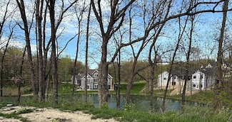 702 W Bay Ct, Crown Point, IN 46307