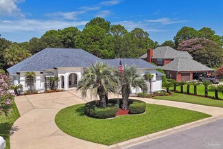 1390 Players Club Ct, Gulf Breeze, FL 32563