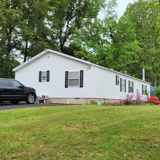 243 Dodge St, Stuarts Draft, VA 24477