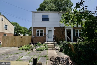 5715 Fenwick Dr, Alexandria, VA 22303