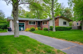 705 W Chestnut St, Brockton, MA 02301