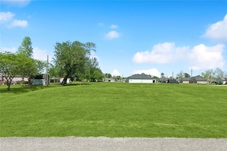 110 Butternut St, Hahnville, LA 70057