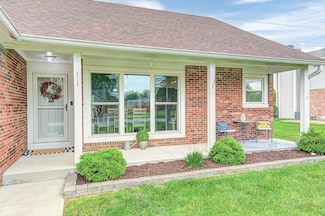 555 Echo Bend Blvd, Greenwood, IN 46142