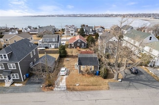 43 Crest St, Middletown, RI 02842