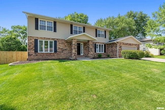 1312 Terrace Park Dr, Bettendorf, IA 52722