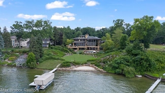 4790 Dow Ridge Rd, Orchard Lake, MI 48324