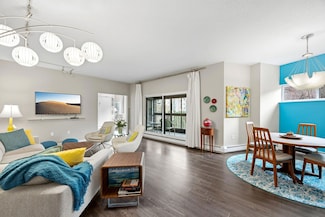 2275 Youngman Ave Unit 202W, Saint Paul, MN 55116