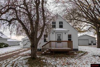 317 317 W St S, Amboy, MN 56010