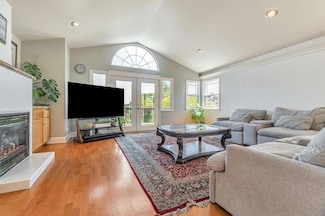 276 San Benito Rd, Brisbane, CA 94005