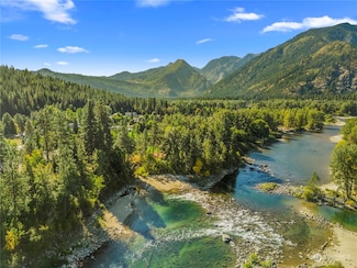 9696 E Leavenworth Rd, Leavenworth, WA 98826