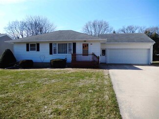 809 W 4th St, Sumner, IA 50674