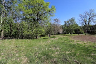 150 Cedar St, Birchwood Village, MN 55110