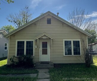 426 S Thompson St, Vinita, OK 74301