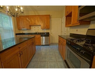 316 Beacon St Unit 1, Somerville, MA 02143