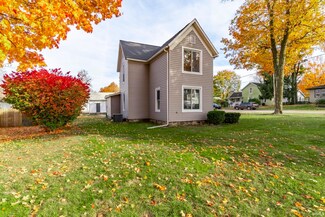 112 W Steuben St, Lagrange, IN 46761