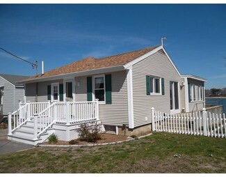 88 Pinehurst Dr, Wareham, MA 02571