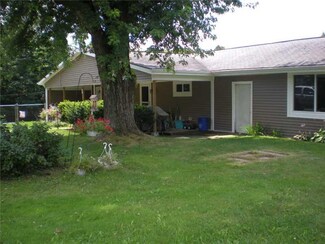402 Fawn Dr, Evans City, PA 16033