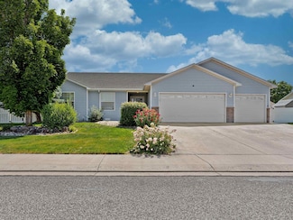 680 Stone Mountain Dr, Fruita, CO 81521