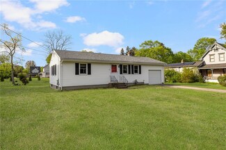 51 Lippitt Ave, Warwick, RI 02889