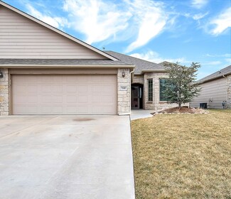 160 Poplar Ct, Valley Center, KS 67147