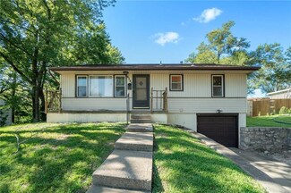 1830 NE 55th St, Kansas City, MO 64118
