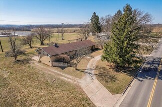 1706 Country Club Rd, Atchison, KS 66002