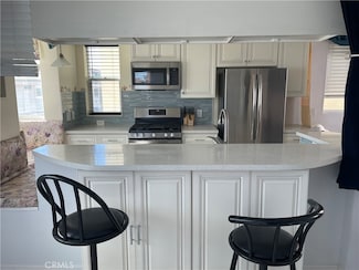 412 1/2 9th St, Huntington Beach, CA 92648