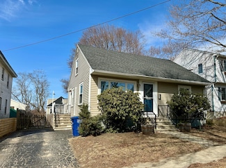 45 Summit St, South Portland, ME 04106