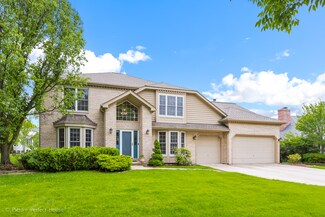 716 Gateshead Dr, Naperville, IL 60565